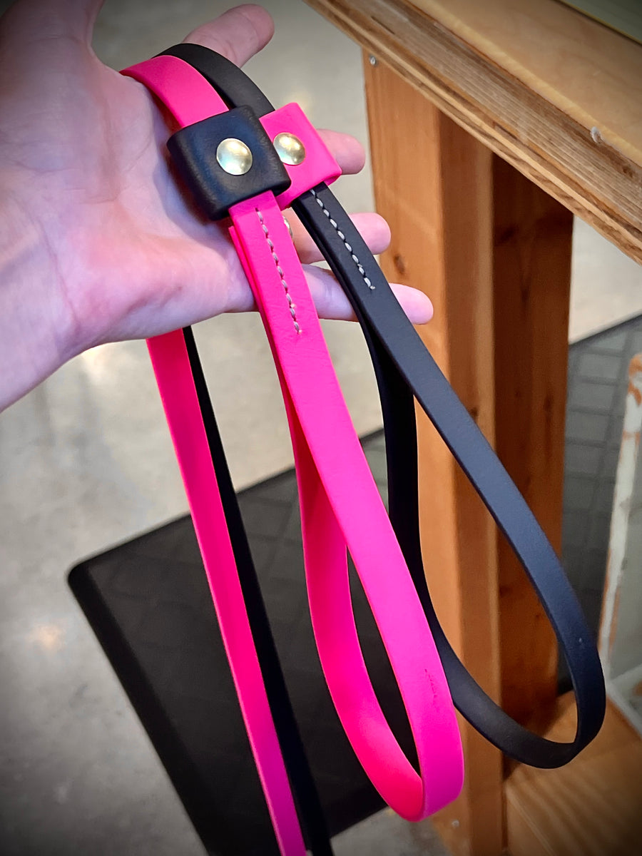 The NotaKnot for dogs 20125 lbs. *Addon CHEWPROOF base (The Car